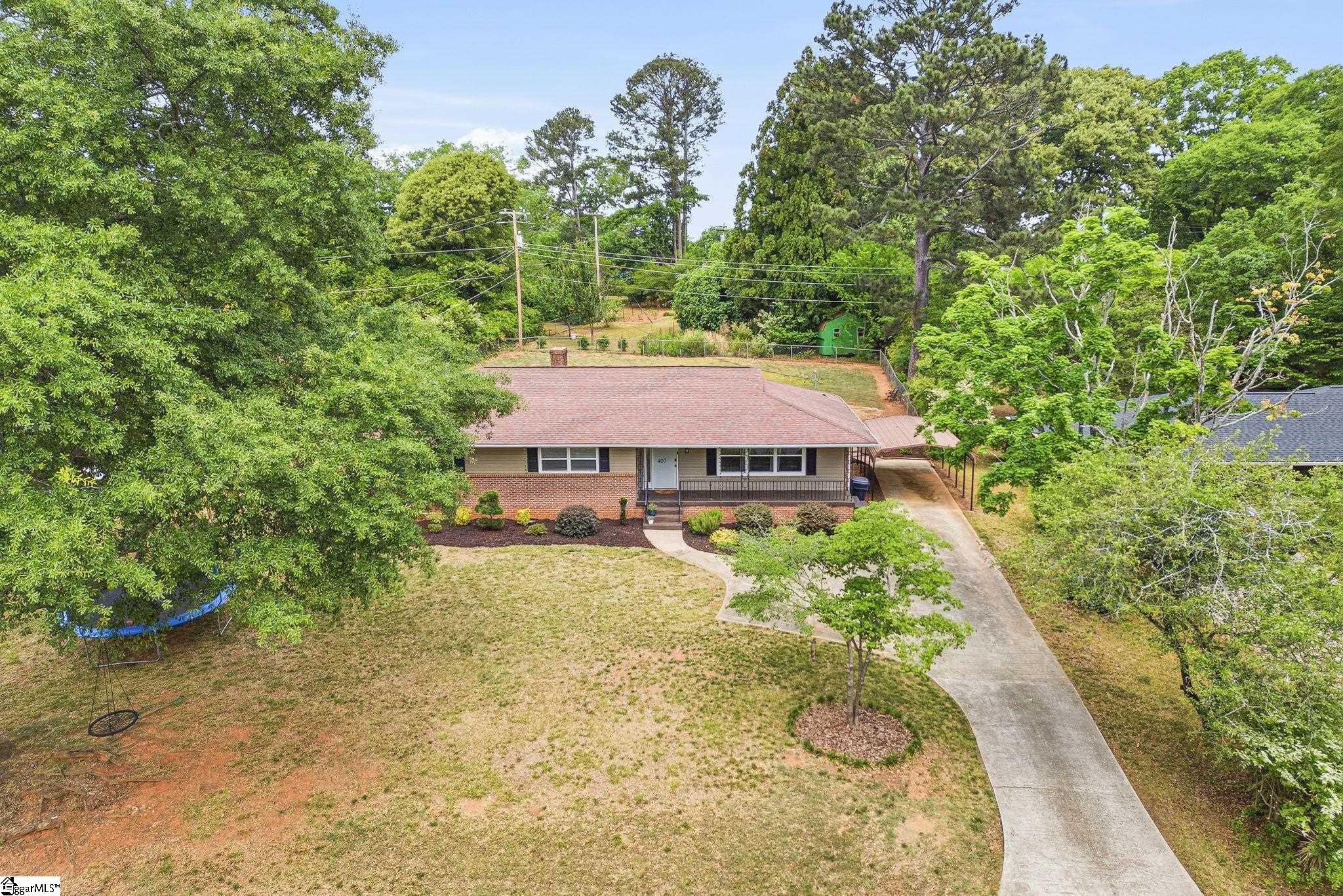 407 Ravenal Road Anderson, SC 29621 - Photo 2 of 46