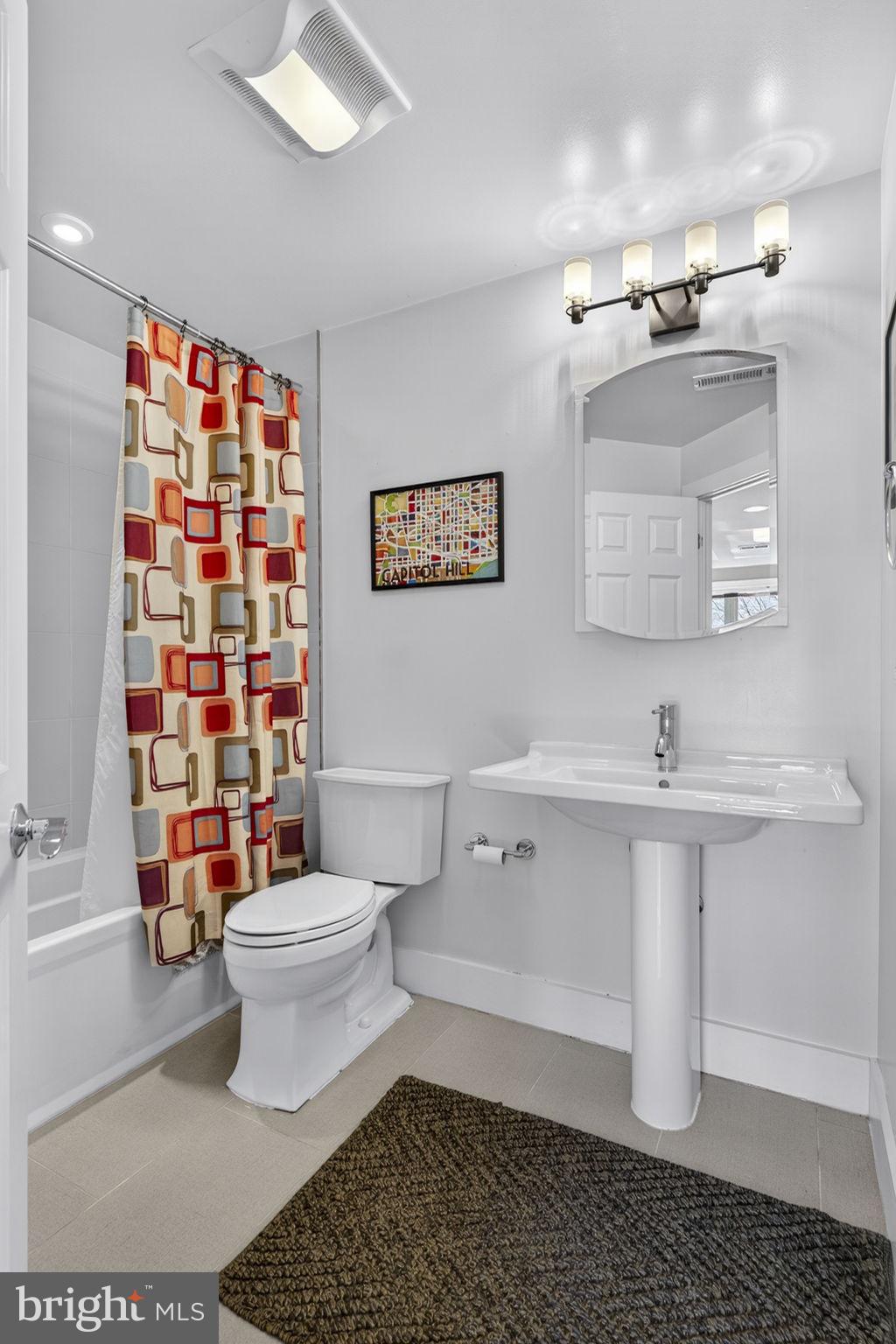 257 15th Street Southeast, Unit B Washington, DC 20003 - Photo 28 of 35