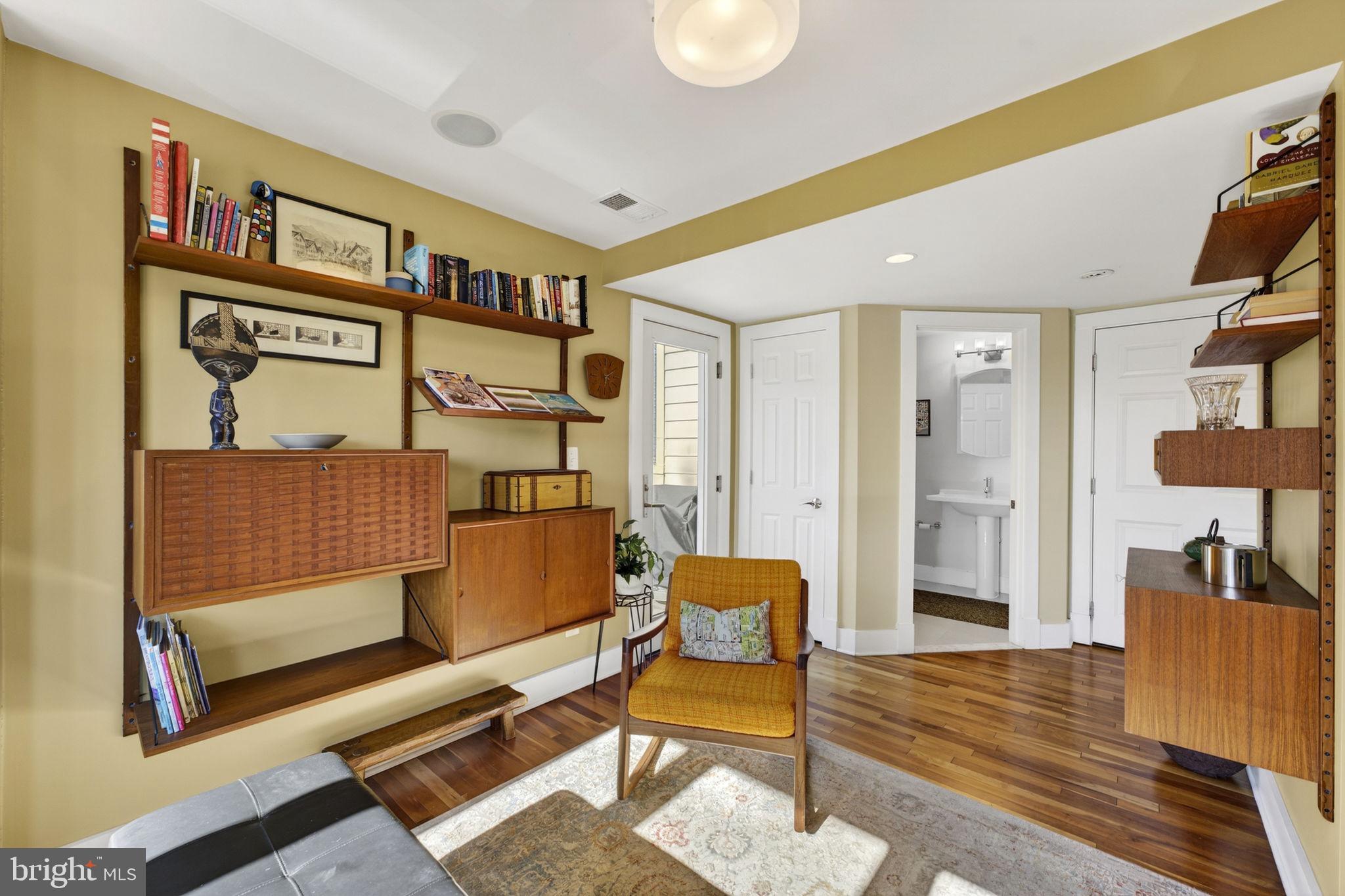 257 15th Street Southeast, Unit B Washington, DC 20003 - Photo 30 of 35