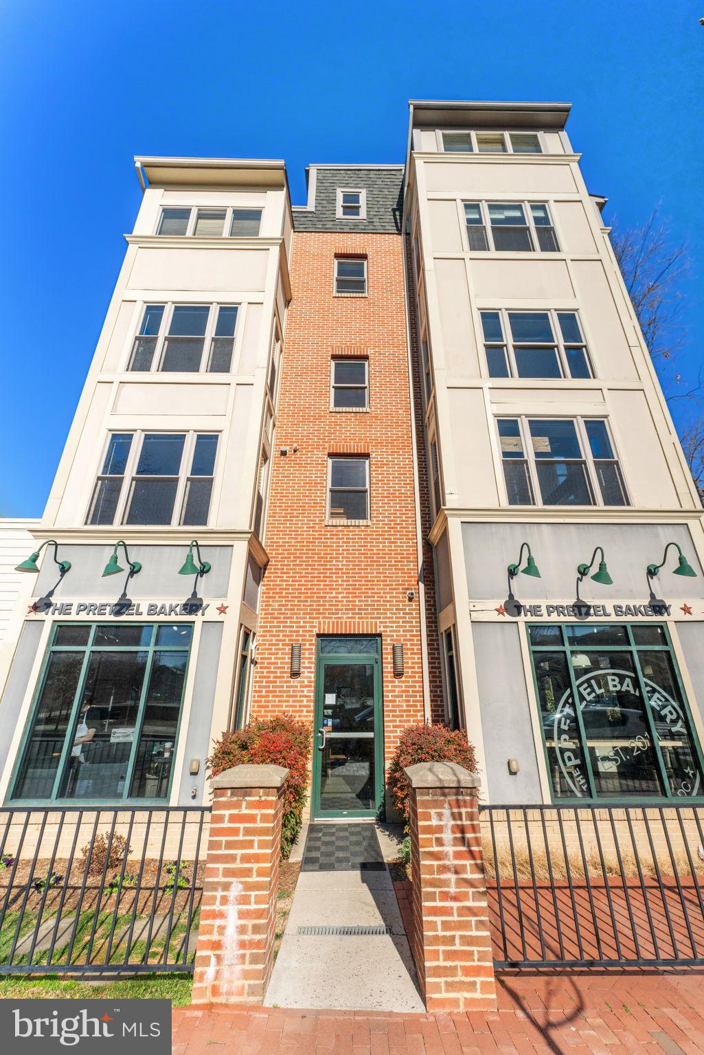 257 15th Street Southeast, Unit B Washington, DC 20003 - Photo 34 of 35