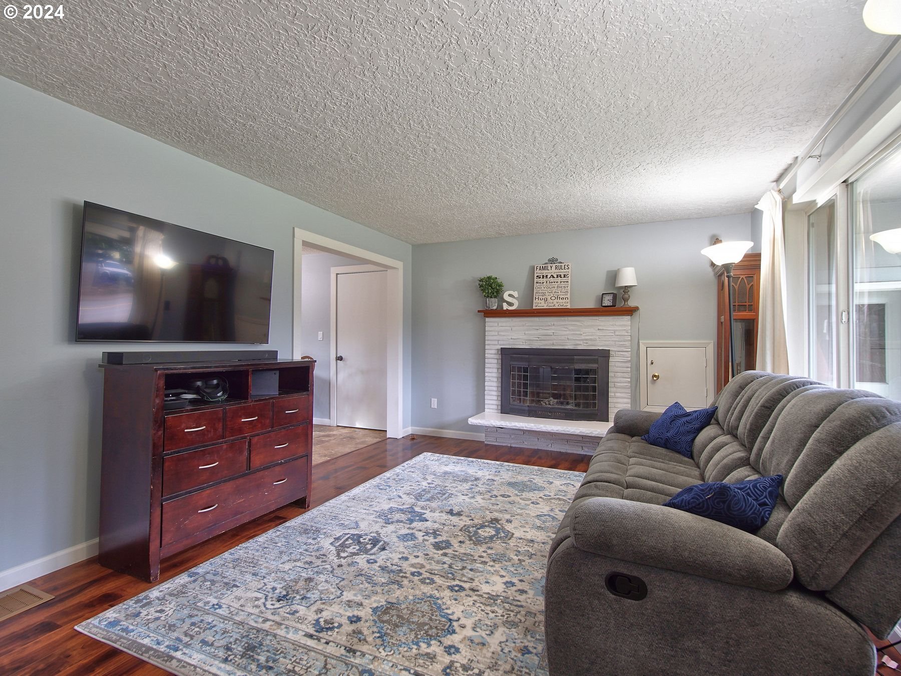 17585 Bluff Road Sandy, OR 97055 - Photo 2 of 15 Gallery Image 2