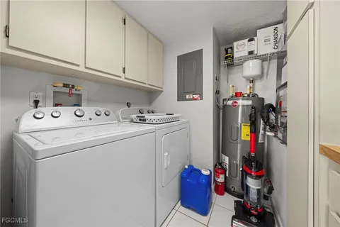$400,000 | 4013 Southeast 20th Place, Unit 401, Cape Coral, FL 33904