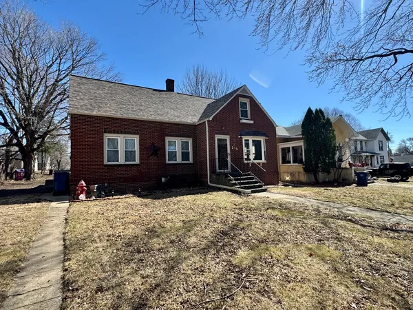 $170,000 | 216 South Main Street, Sheffield, IL 61361