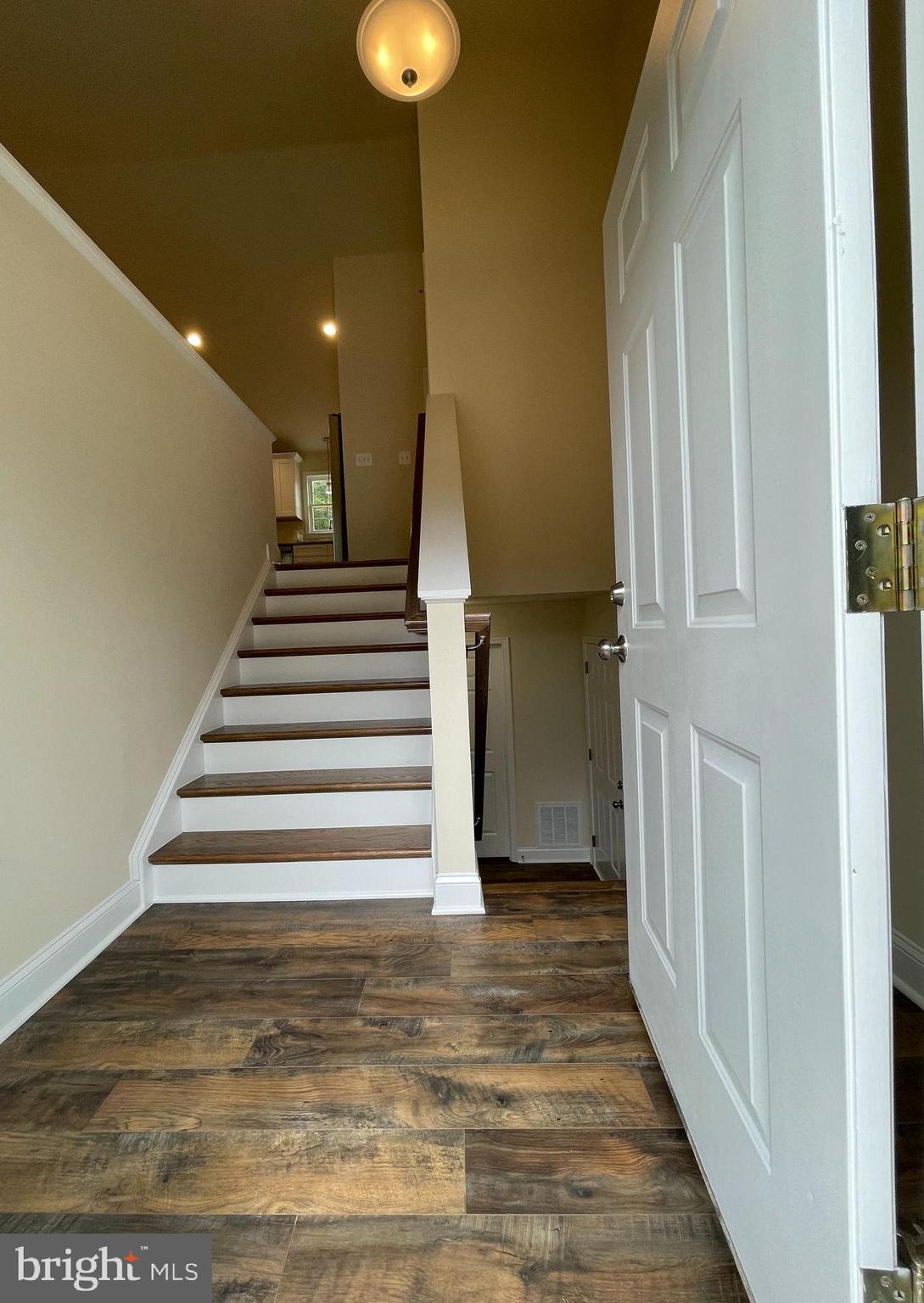 8112 Leland Road Manassas, VA 20111 - Photo 2 of 24 Welcome home!