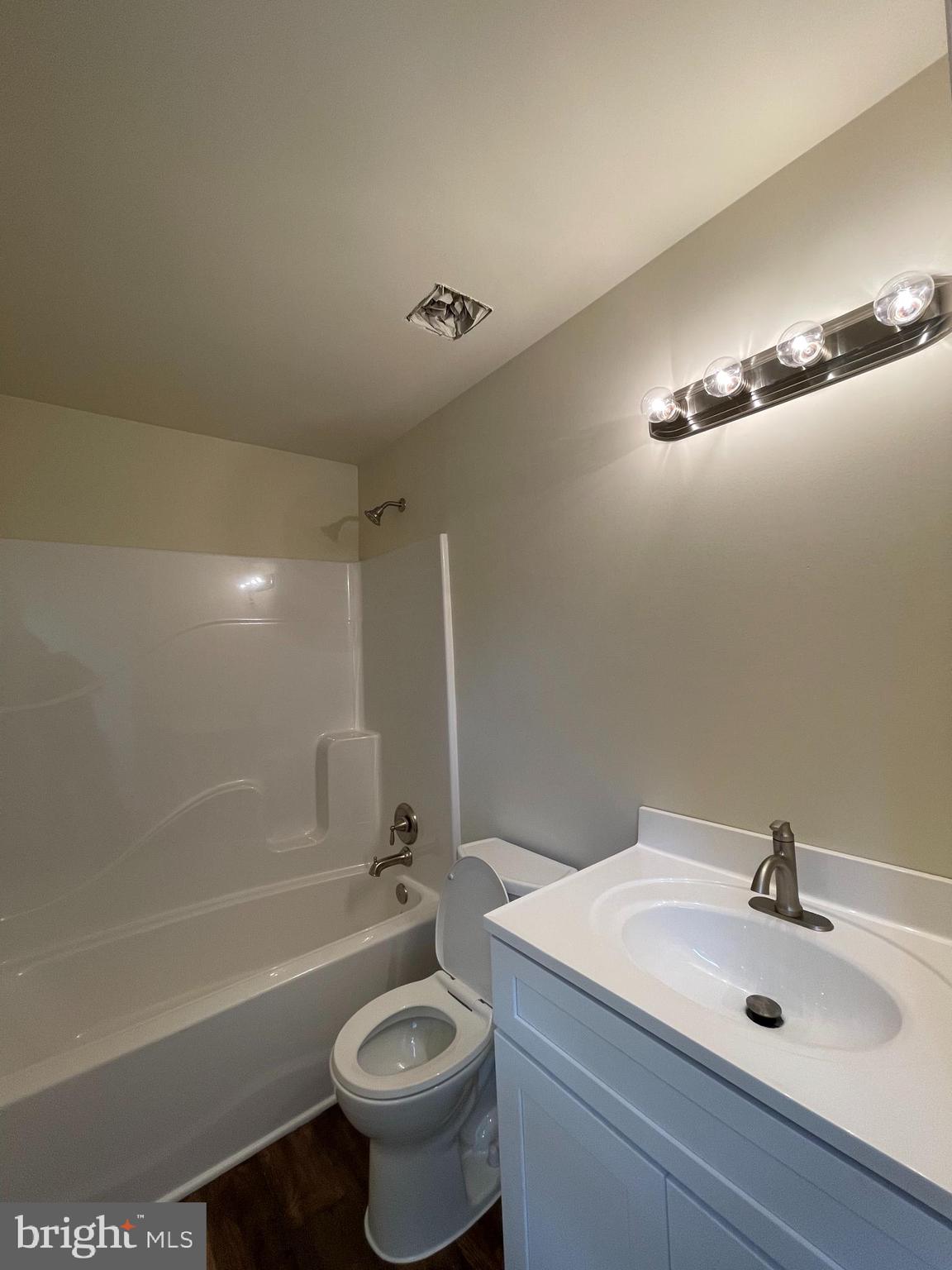 8112 Leland Road Manassas, VA 20111 - Photo 20 of 24 Down stairs full bath