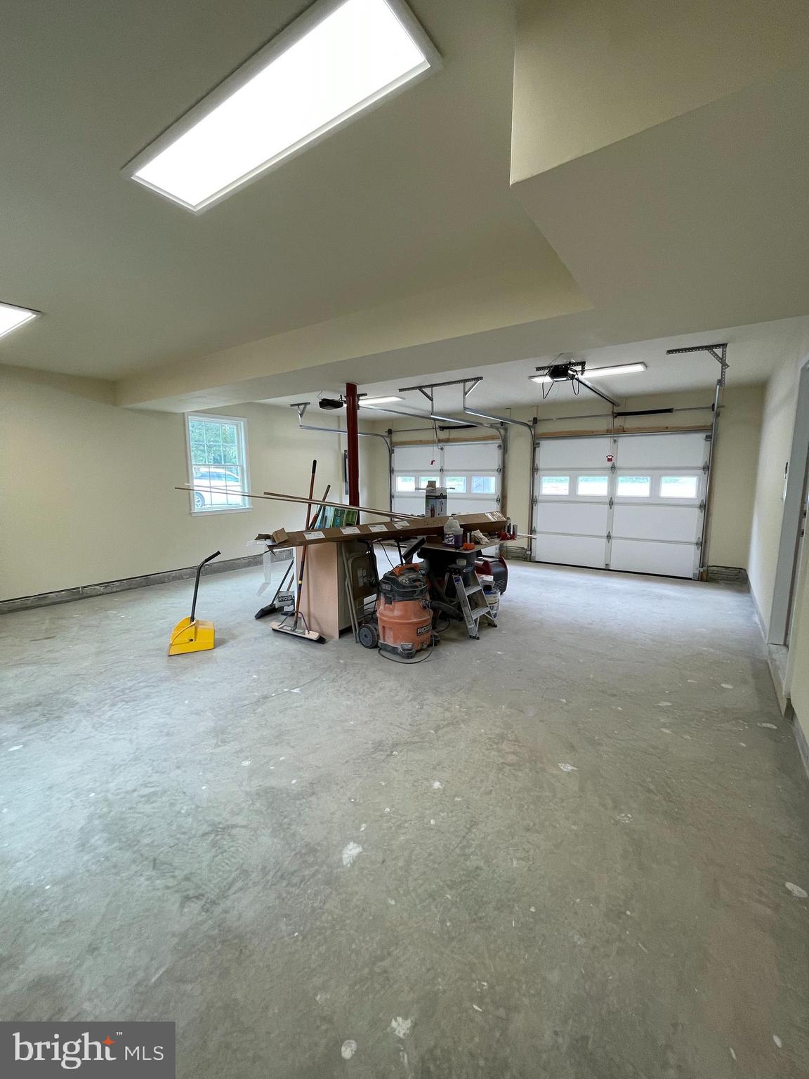 8112 Leland Road Manassas, VA 20111 - Photo 22 of 24 Garage