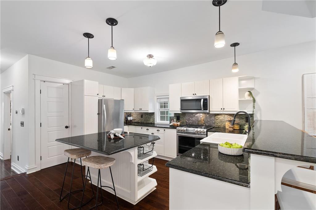 715 Woodson Street Southeast Atlanta, GA 30315 - Photo 6 of 38