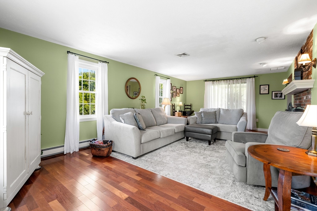 19 Old Bridge Road Hanover, MA 02339 - Photo 4 of 23