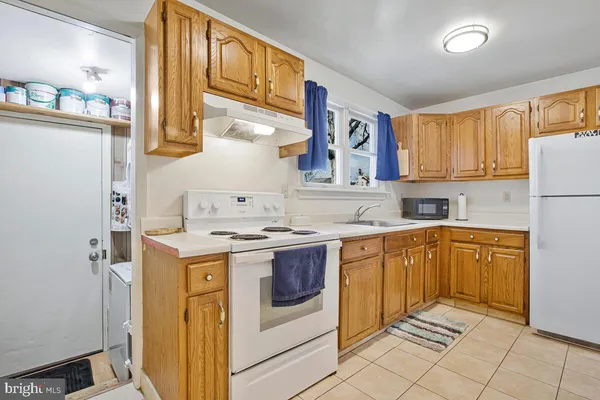 $265,000 | 7922 West End Drive, Baltimore, MD 21226