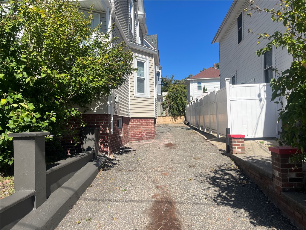 115 Ohio Avenue Providence, RI 02905 - Photo 4 of 35