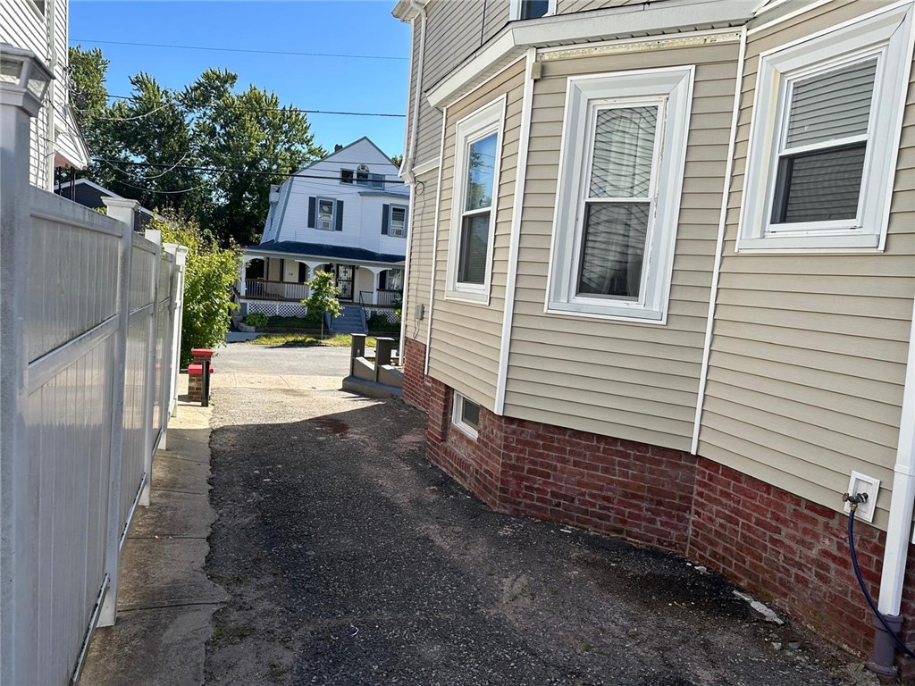 115 Ohio Avenue Providence, RI 02905 - Photo 10 of 35