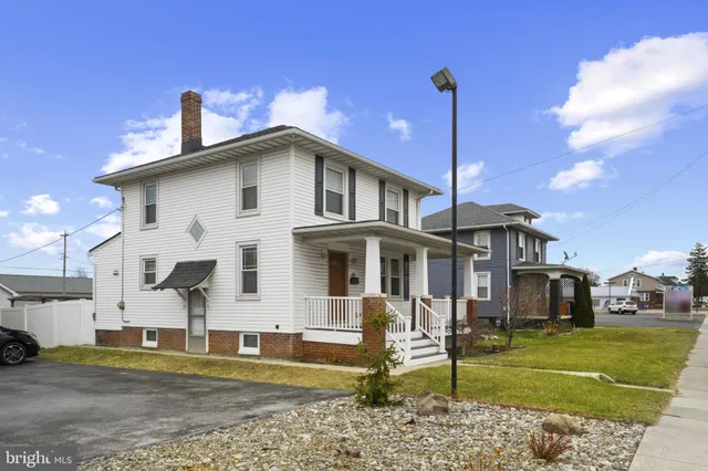 $269,900 | 912 York Street, Hanover, PA 17331