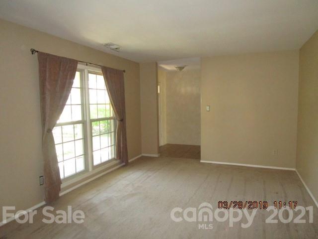6800 Stoney Ridge Road Matthews, NC 28104 - Photo 11 of 15 an empty room with windows