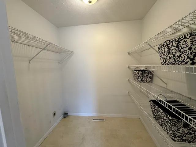 $214,900 | 5155 Sequoia Drive, Newburgh, IN 47630