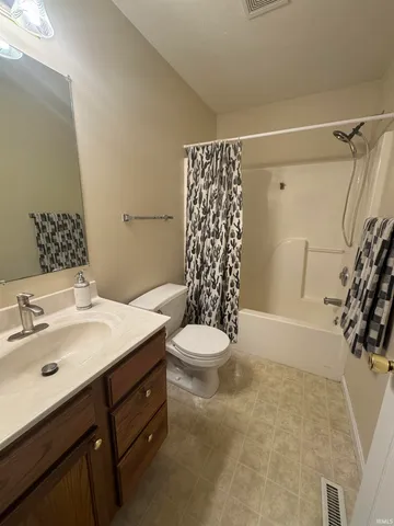 $214,900 | 5155 Sequoia Drive, Newburgh, IN 47630