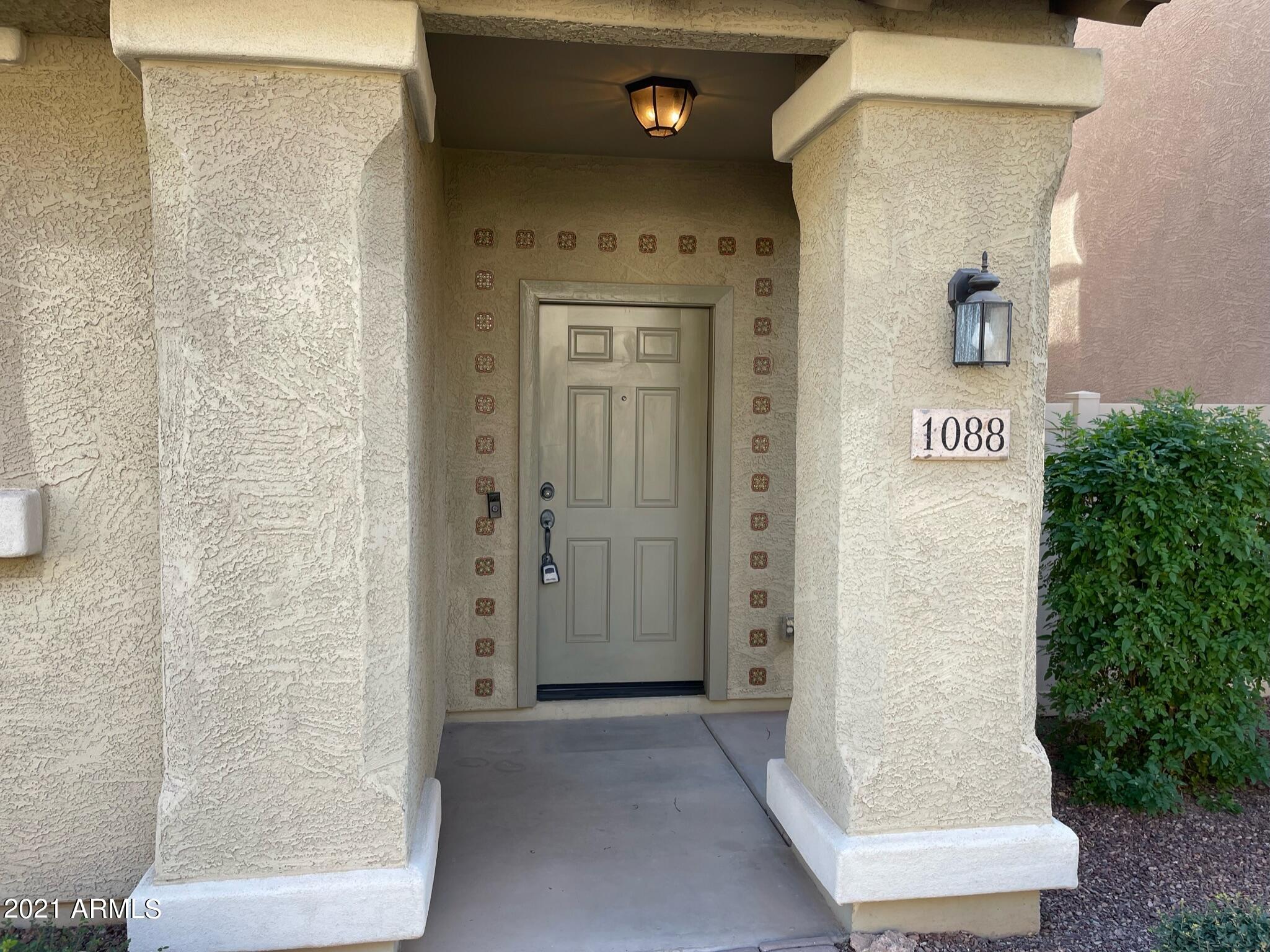 1088 South Agnes Lane Gilbert, AZ 85296 - Photo 4 of 18 IMG_0292