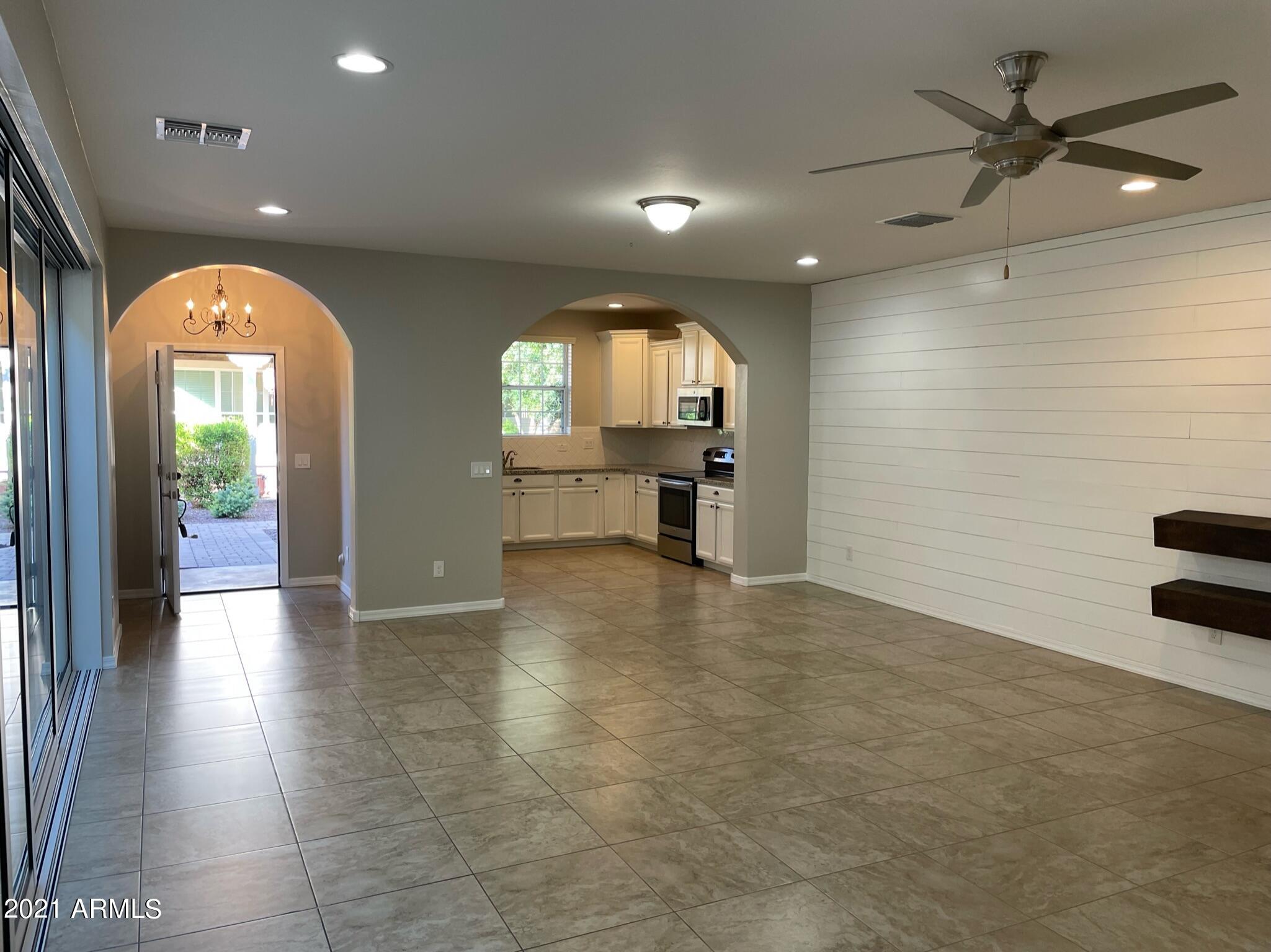 1088 South Agnes Lane Gilbert, AZ 85296 - Photo 5 of 18 IMG_0278