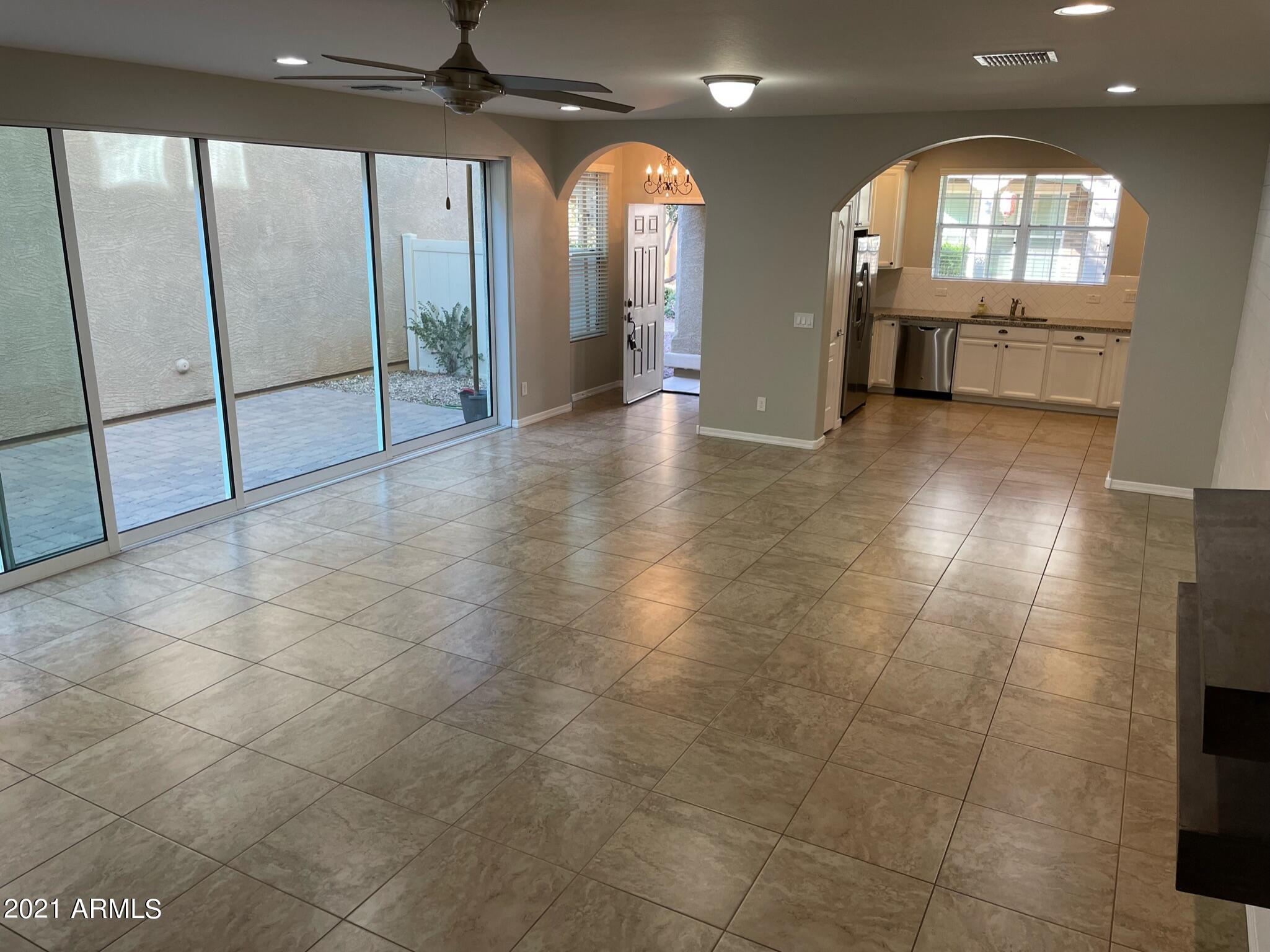 1088 South Agnes Lane Gilbert, AZ 85296 - Photo 6 of 18 IMG_0286