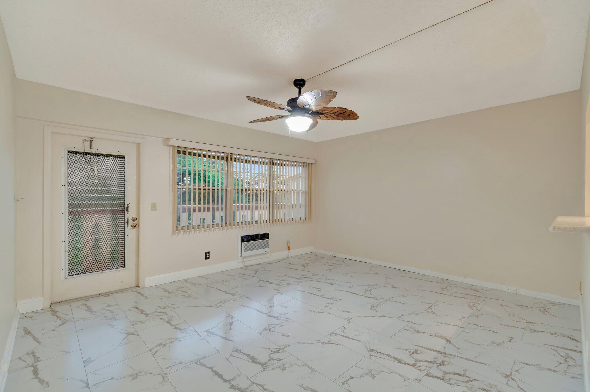 246 Mansfield East Boca Raton, FL 33434 - Photo 5 of 60 15-web-or-mls-DSC_1429