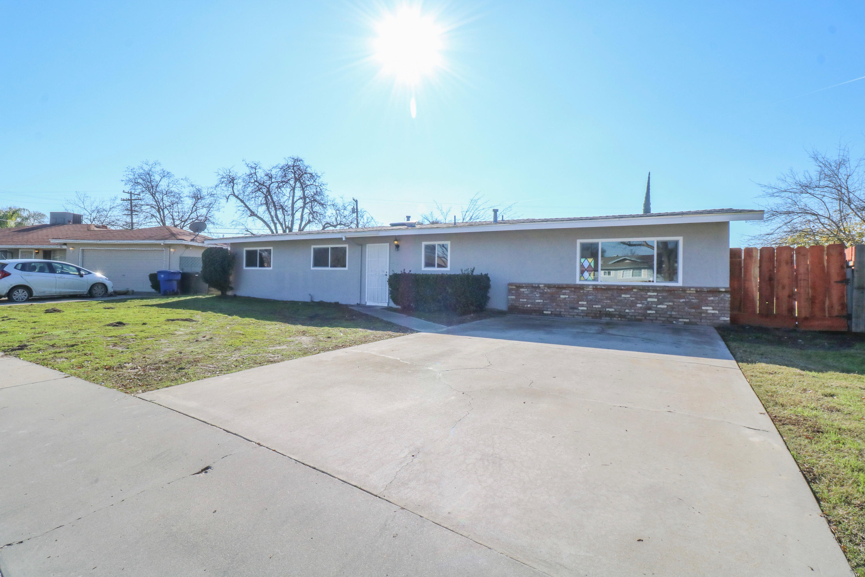 281 West Spring Lane Lemoore, CA 93245 - Photo 2 of 17 Photo Dec 28, 1 00 12 PM