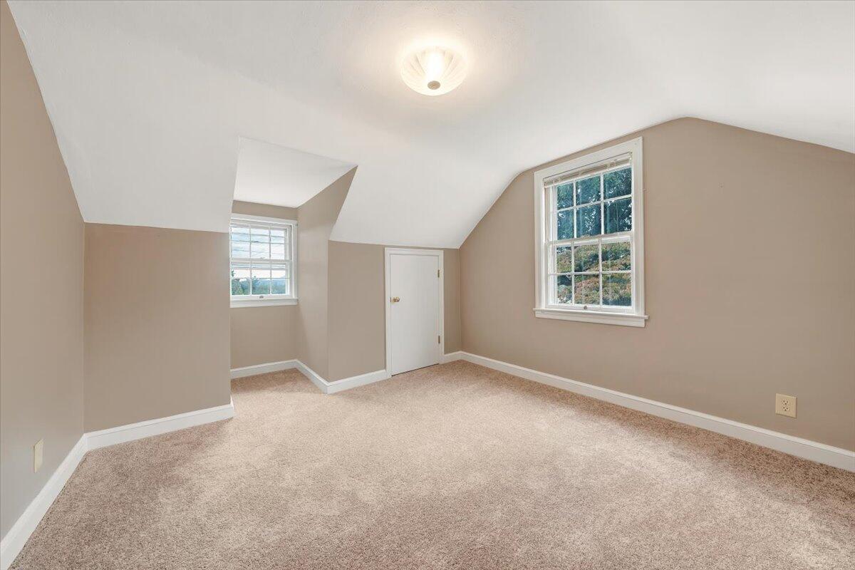 3303 Bandy Road Roanoke, VA 24014 - Photo 22 of 33 an empty room with windows