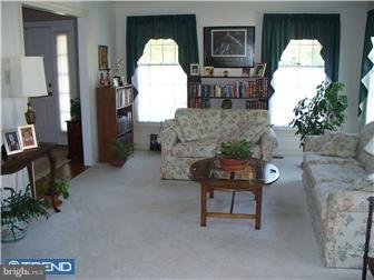 316 Sentry Lane Wayne, PA 19087 - Photo 3 of 12 Living Room
