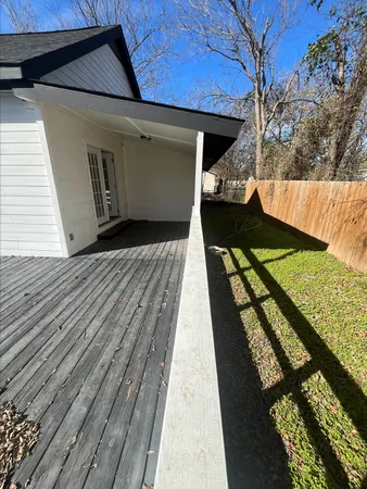 $215,000 | 115 Ila Street, Elgin, TX 78621