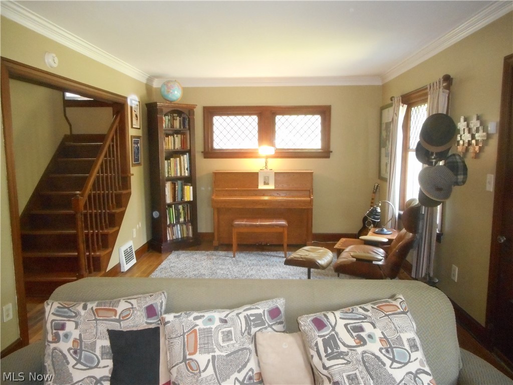 4026 Elmwood Road Cleveland Heights, OH 44121 - Photo 2 of 18