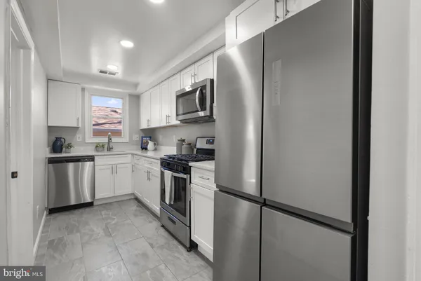 a view of livingroom with hardwood