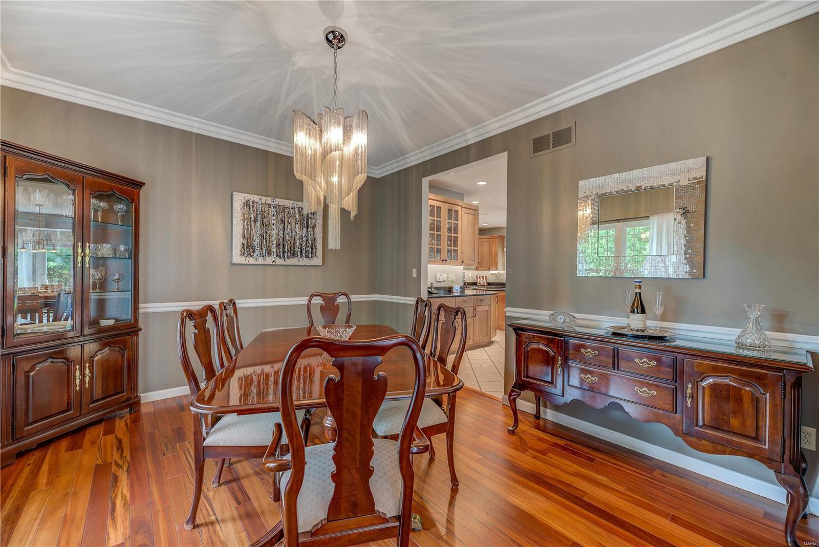 826 Castle Ridge Court Ballwin, MO 63021 - Photo 3 of 29 Gallery Image 3