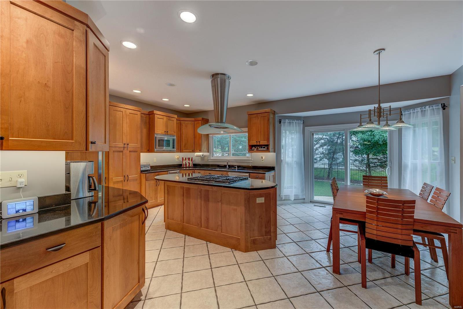 826 Castle Ridge Court Ballwin, MO 63021 - Photo 6 of 29 Gallery Image 6