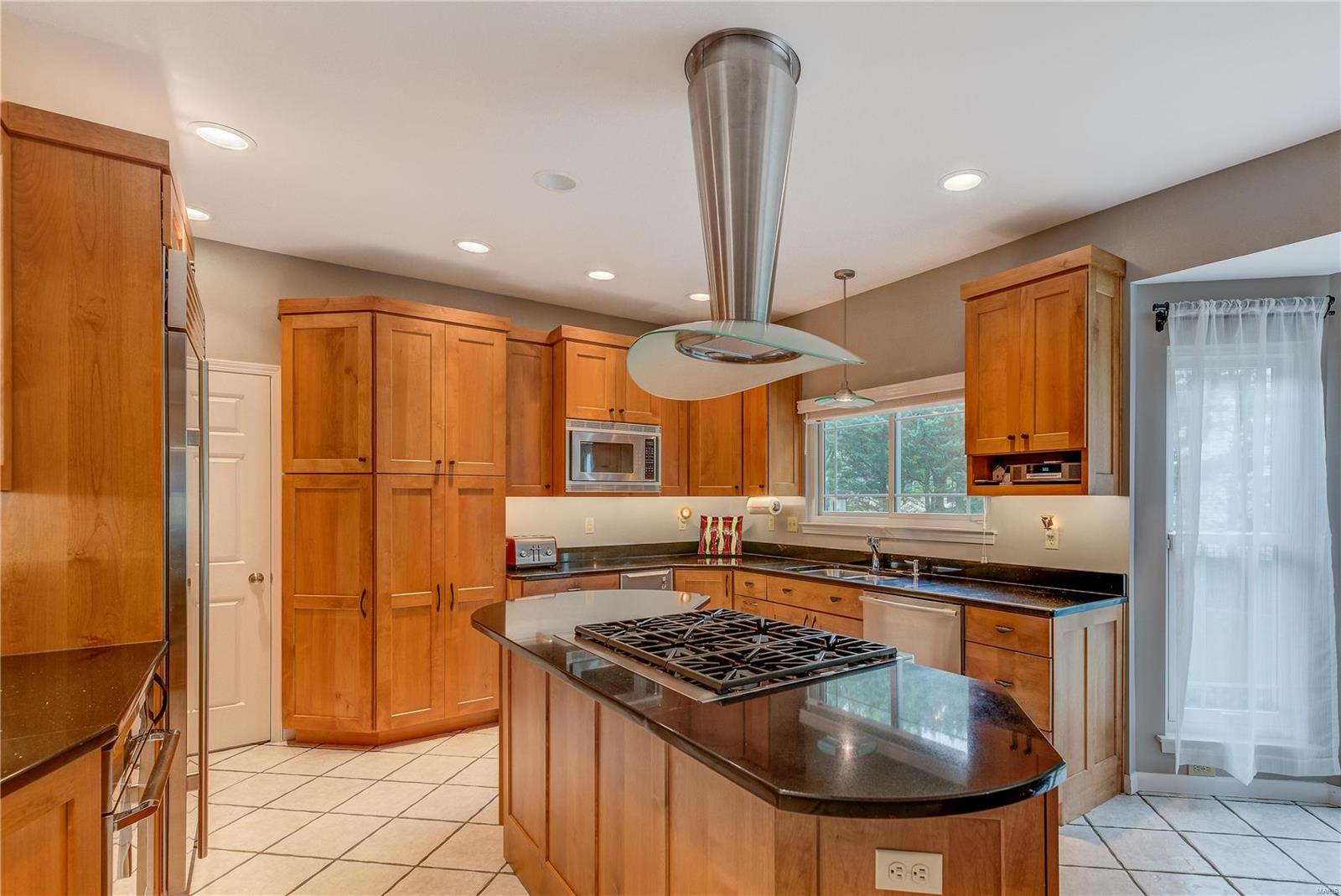 826 Castle Ridge Court Ballwin, MO 63021 - Photo 8 of 29 Gallery Image 8