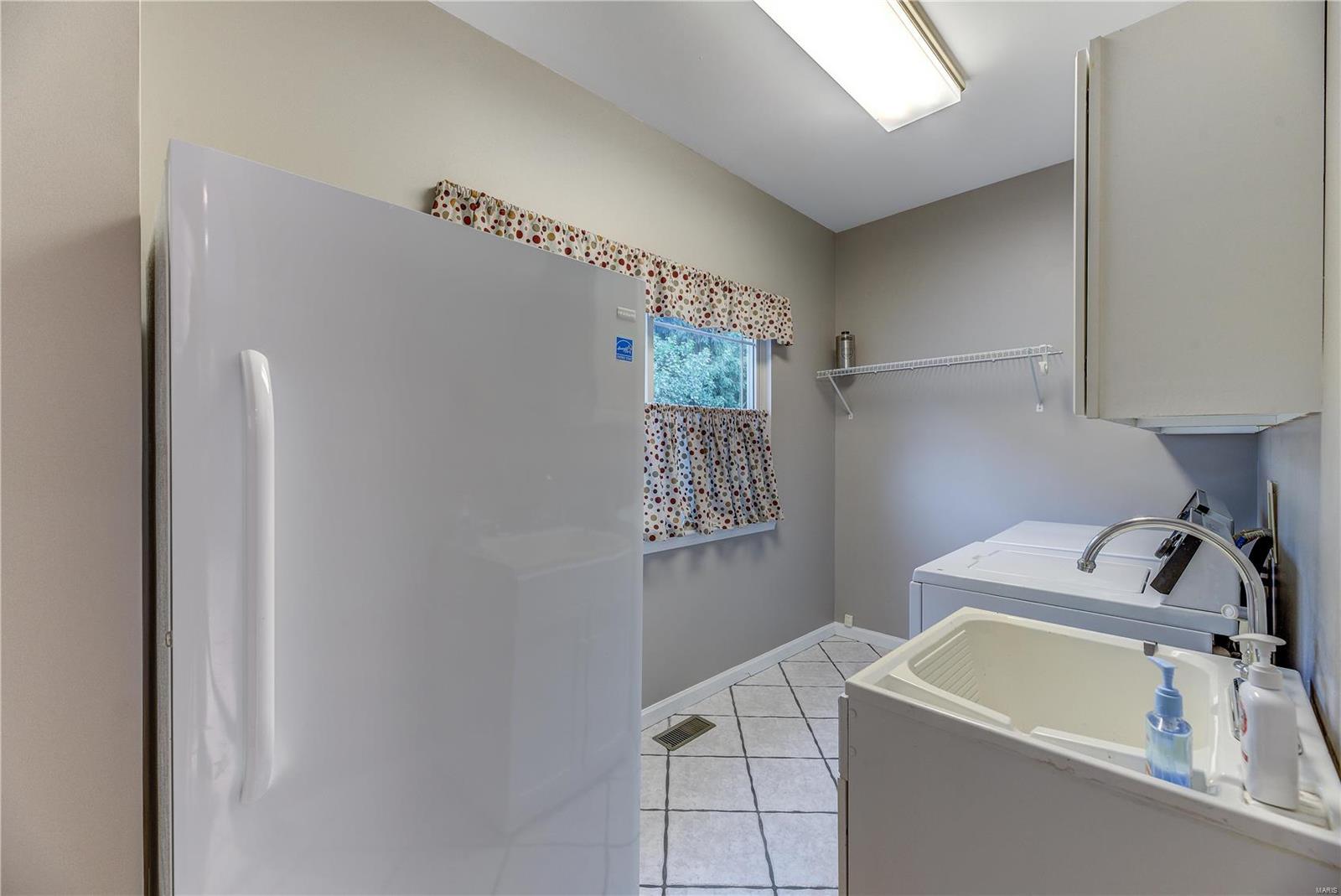 826 Castle Ridge Court Ballwin, MO 63021 - Photo 10 of 29 Gallery Image 10
