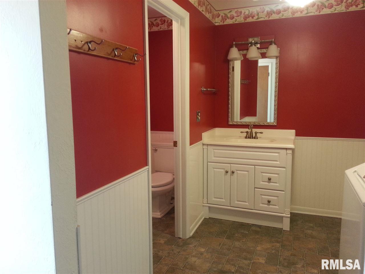 19300 West Farmington Road Trivoli, IL 61569 - Photo 13 of 36