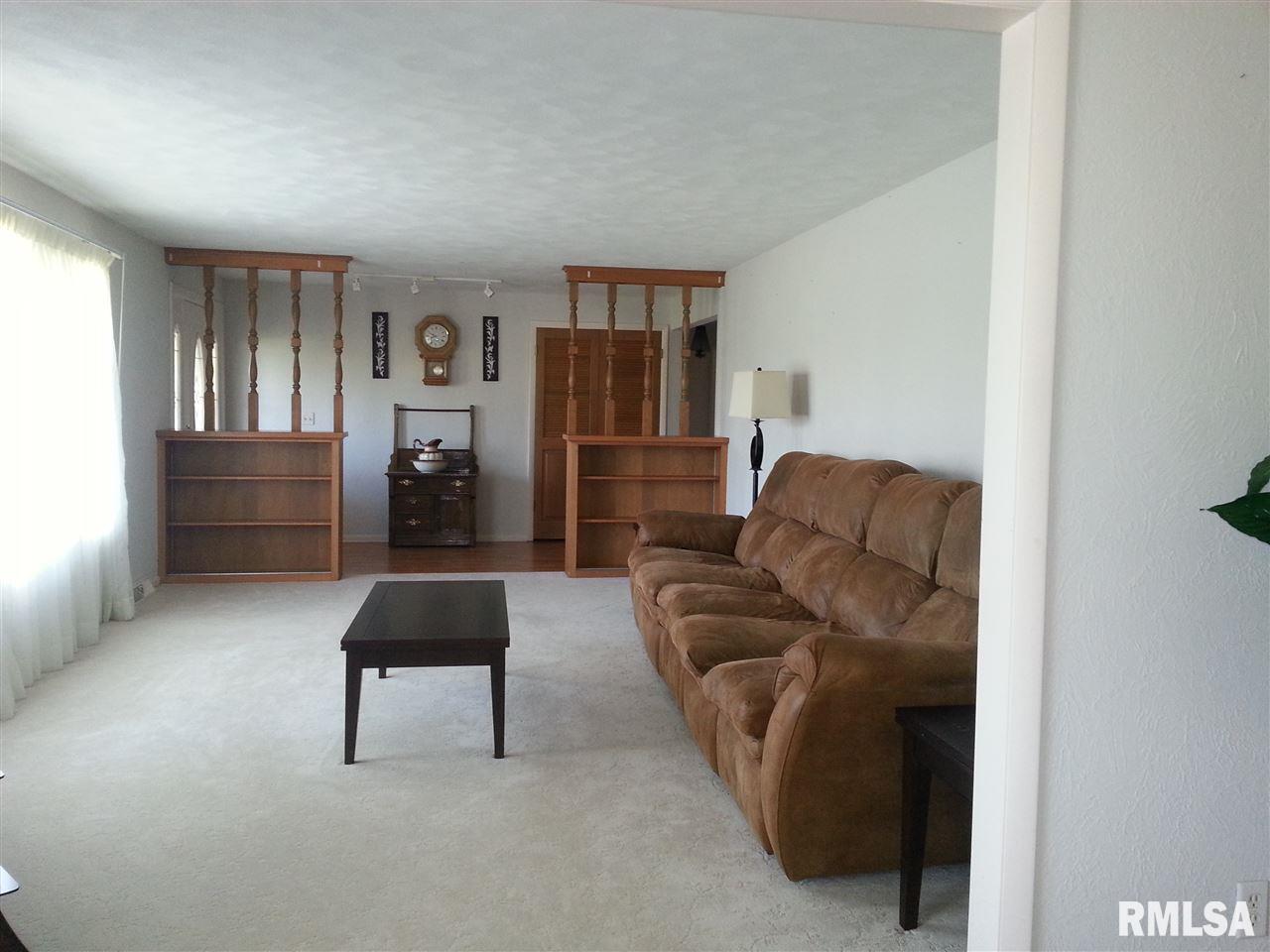 19300 West Farmington Road Trivoli, IL 61569 - Photo 4 of 36