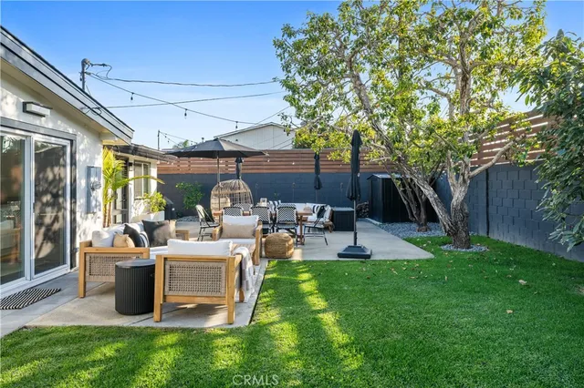 $1,599,000 | 2229 Anaheim Avenue, Costa Mesa, CA 92627