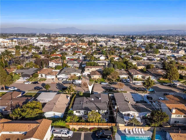 $1,599,000 | 2229 Anaheim Avenue, Costa Mesa, CA 92627