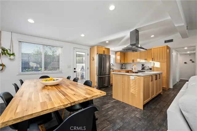 $1,599,000 | 2229 Anaheim Avenue, Costa Mesa, CA 92627