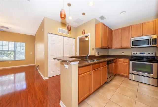 $2,125 | 2514 Grand Central Parkway, Unit 3, Orlando, FL 32839