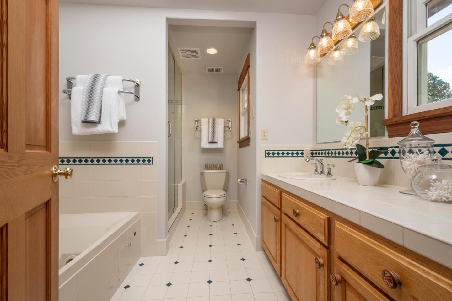 408 Warren Road San Mateo, CA 94402 - Photo 19 of 36 Gallery Image 19