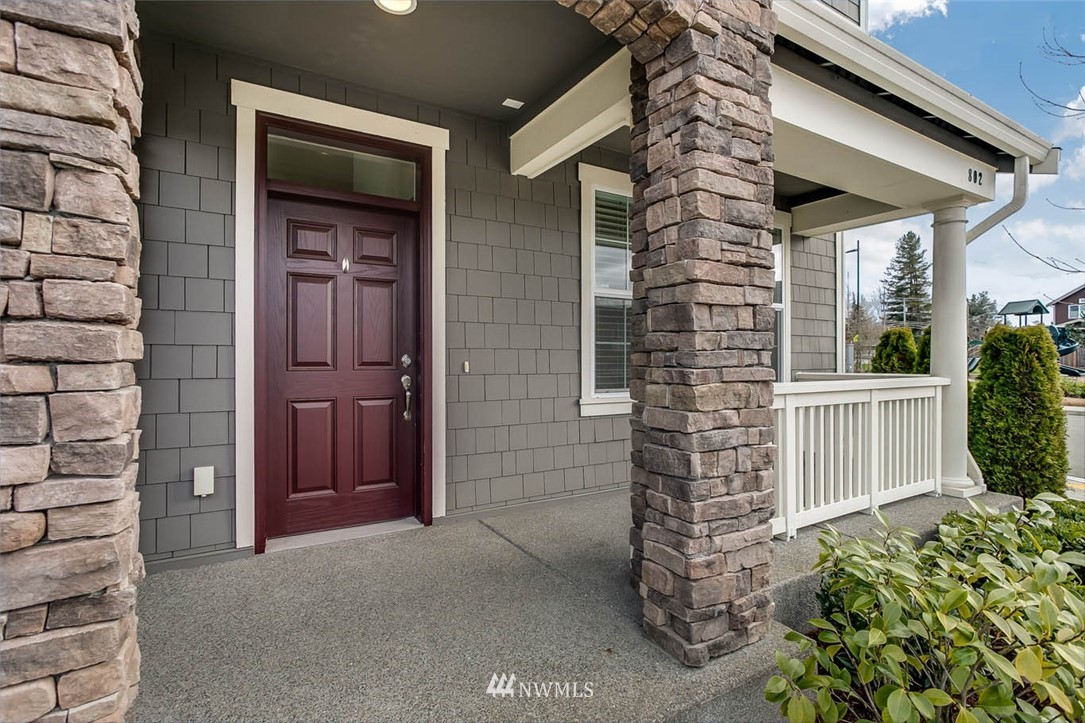 802 Mount Baker Place Northeast Renton, WA 98059 - Photo 2 of 25 Gallery Image 2