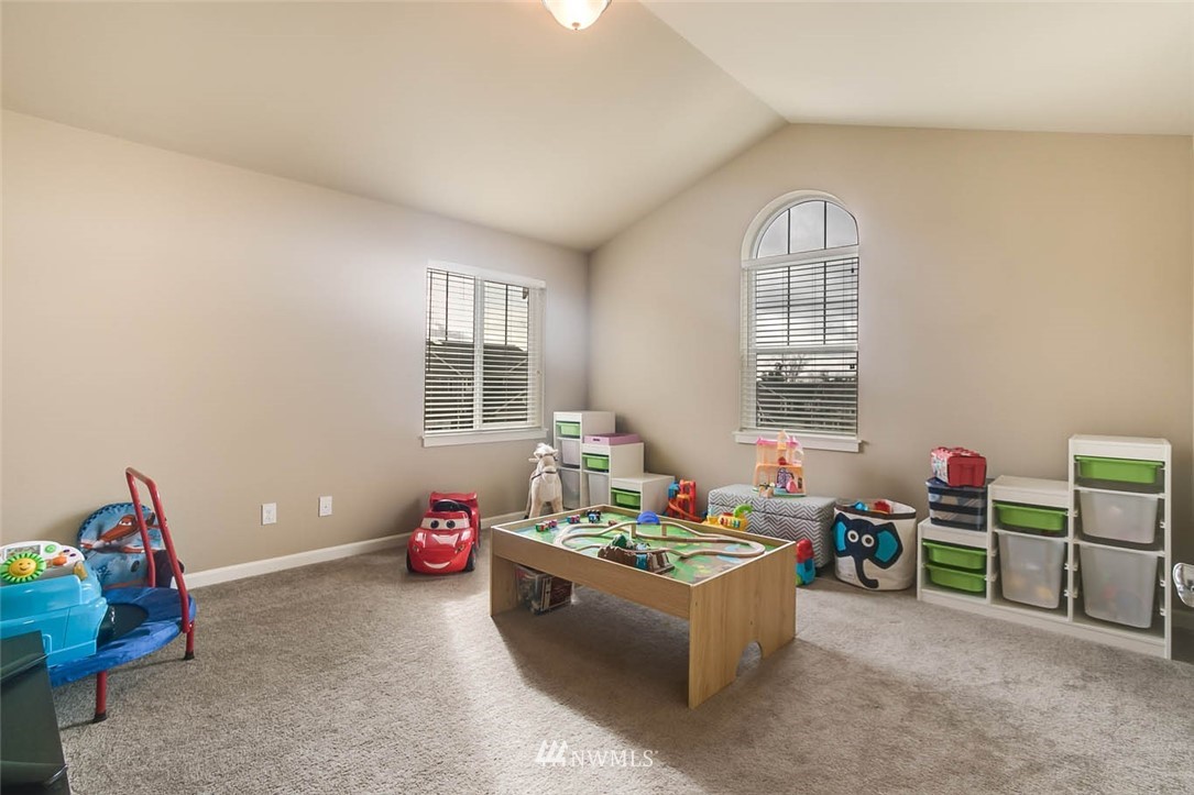 802 Mount Baker Place Northeast Renton, WA 98059 - Photo 13 of 25 Gallery Image 13