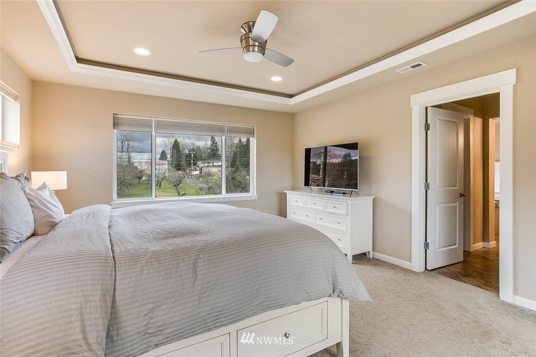802 Mount Baker Place Northeast Renton, WA 98059 - Photo 17 of 25 Gallery Image 17