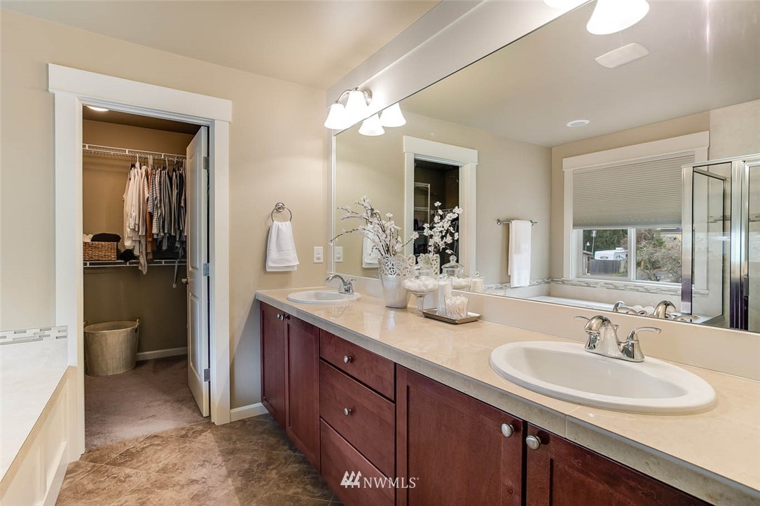 802 Mount Baker Place Northeast Renton, WA 98059 - Photo 18 of 25 Gallery Image 18