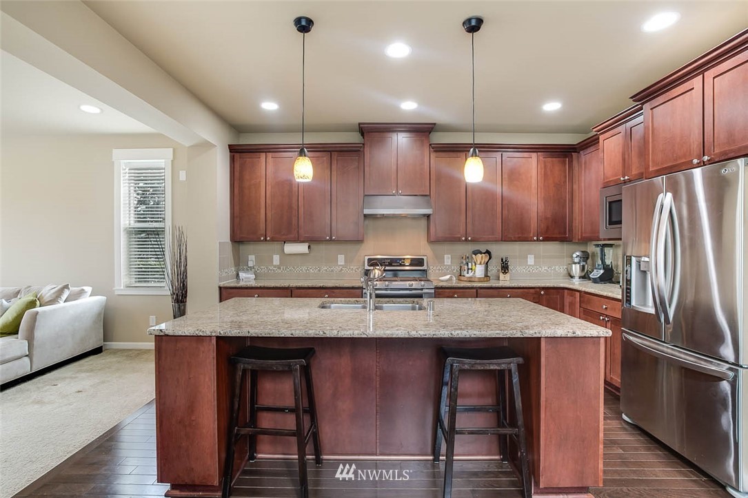 802 Mount Baker Place Northeast Renton, WA 98059 - Photo 6 of 25 Gallery Image 6