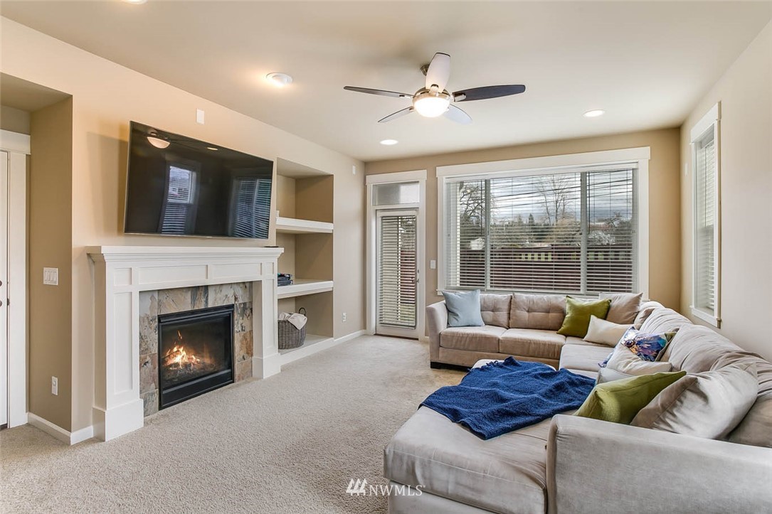 802 Mount Baker Place Northeast Renton, WA 98059 - Photo 9 of 25 Gallery Image 9