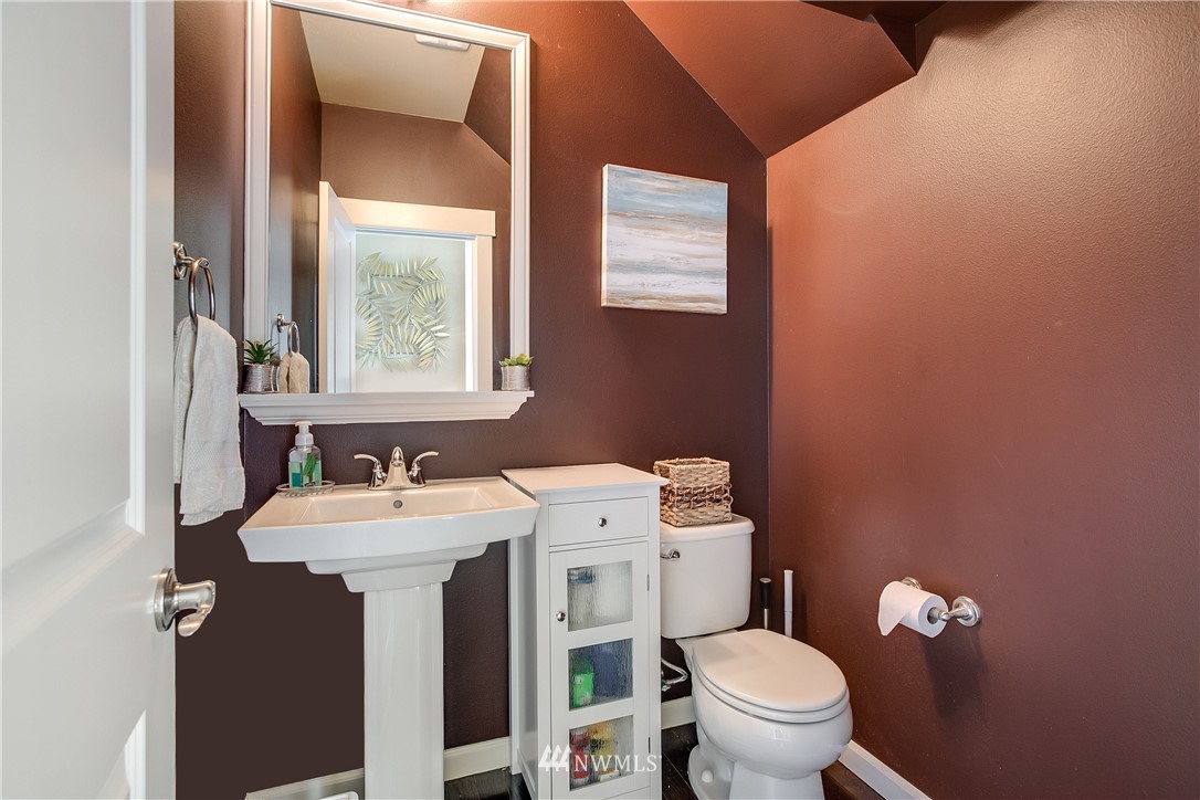 802 Mount Baker Place Northeast Renton, WA 98059 - Photo 10 of 25 Gallery Image 10
