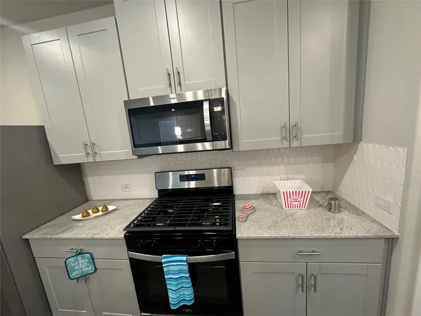 $2,800 | 3110 Valley Peak Drive, Houston, TX 77063