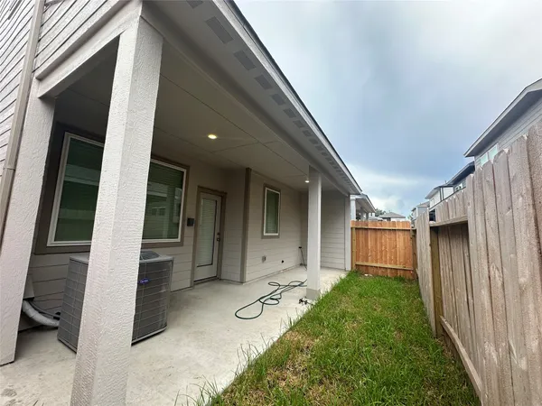 $2,800 | 3110 Valley Peak Drive, Houston, TX 77063