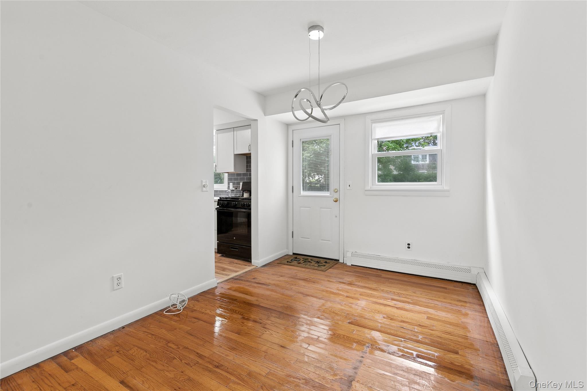 111 Miller Road Southampton, NY 11968 - Photo 12 of 29